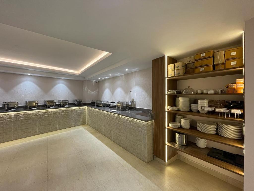 فاراناسي Hotel Santoor المظهر الخارجي الصورة
