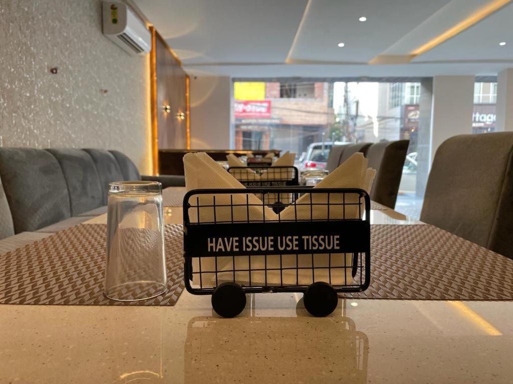 فاراناسي Hotel Santoor المظهر الخارجي الصورة