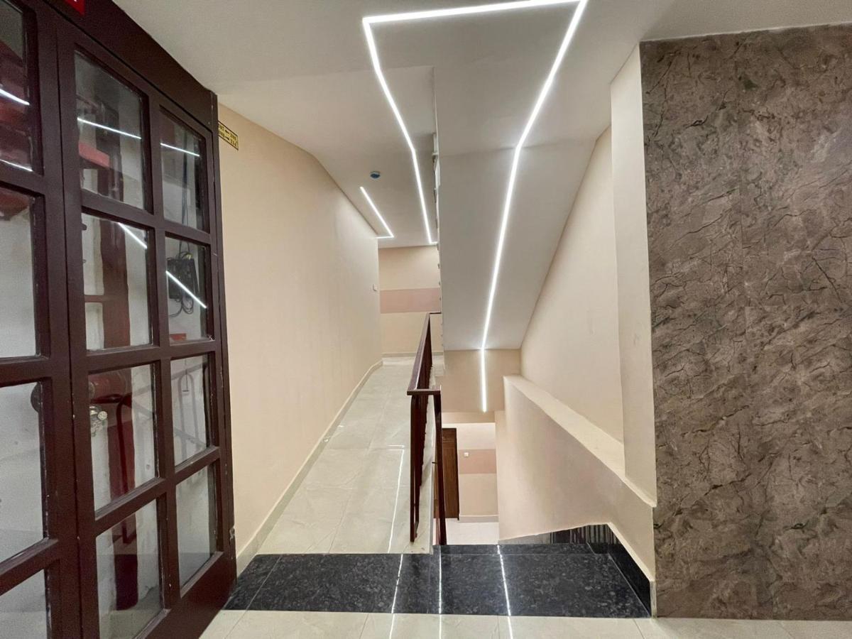فاراناسي Hotel Santoor المظهر الخارجي الصورة